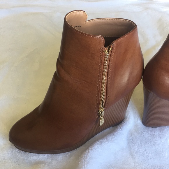 Guess Wedge booties - Picture 2 of 2